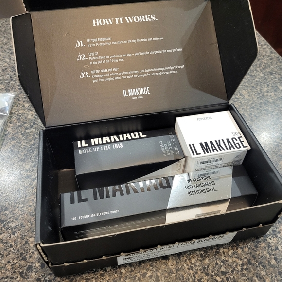 IL MAKIAGE Other - IL MAKIAGE Skincare Set - Brand New